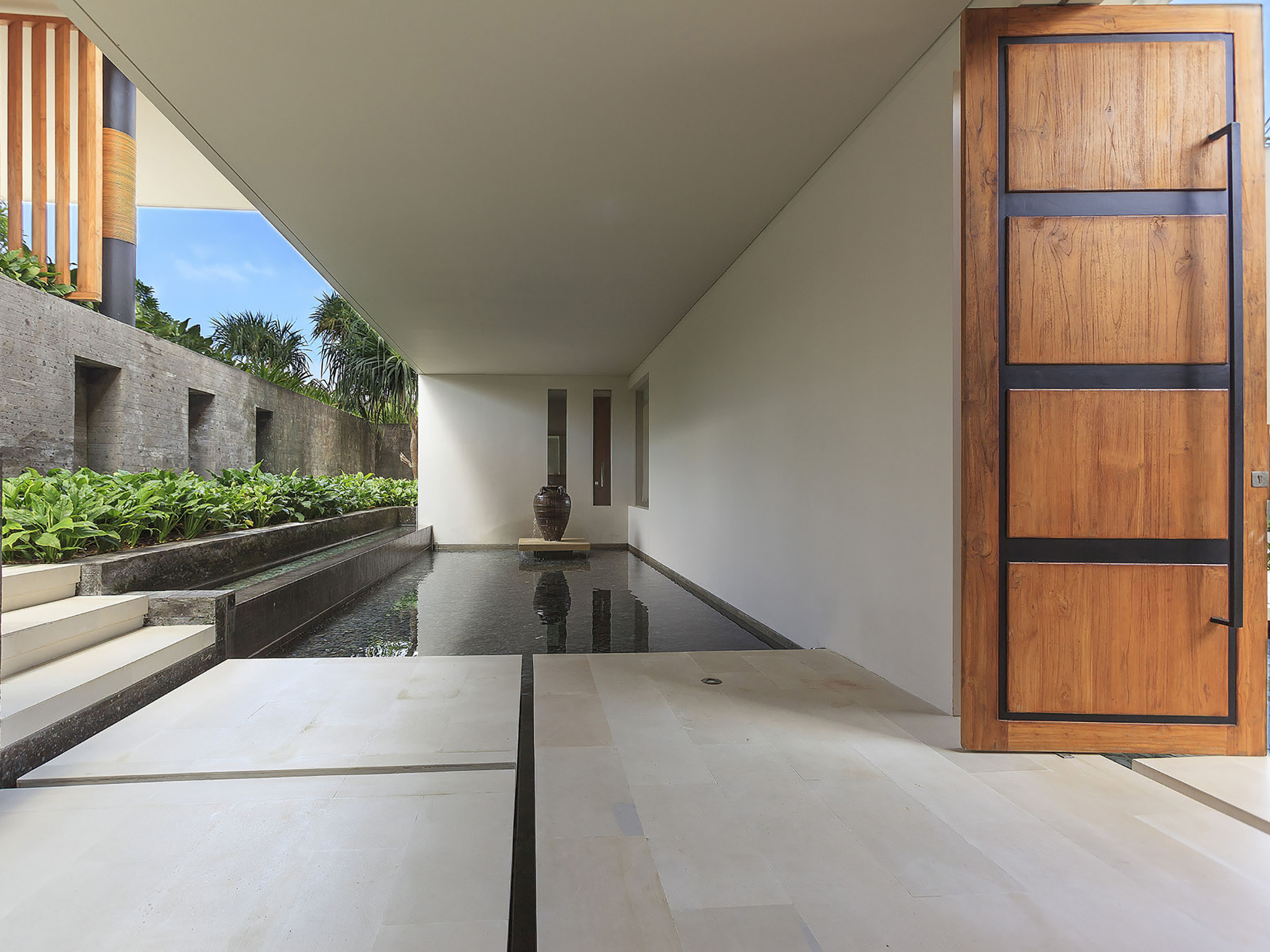 The Iman Villa - Stunning entrance water feature - The Iman Villa, Canggu, Bali